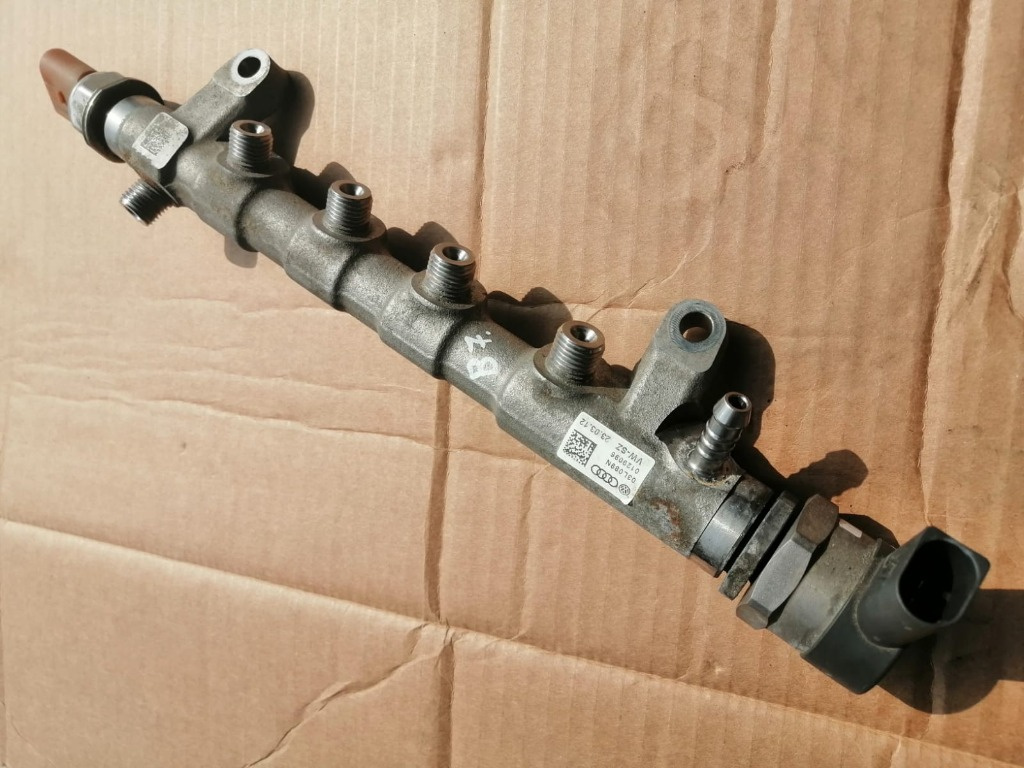 Rampa injectoare + senzor Vw Passat B7 2.0 tdi diesel 03L089N 2012 Euro 5 Euro 6