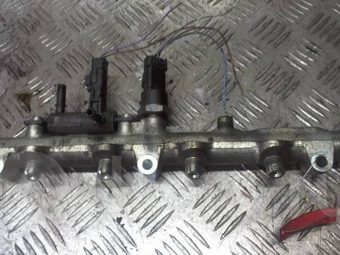 Rampa injectoare Suzuki Grand Vitara 2004 2.0 Diesel Cod Motor RHW 109 CP