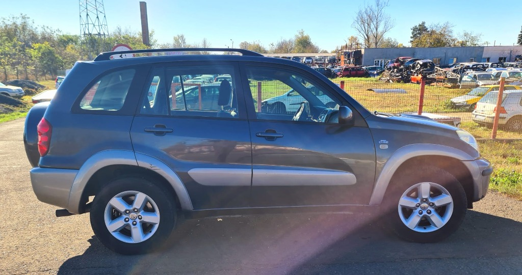 Rampa injectoare Toyota RAV 4 2004 SUV 2