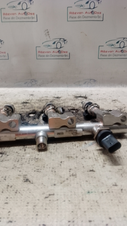 Rampa plus injectoare Ford Focus 4 1.0 B