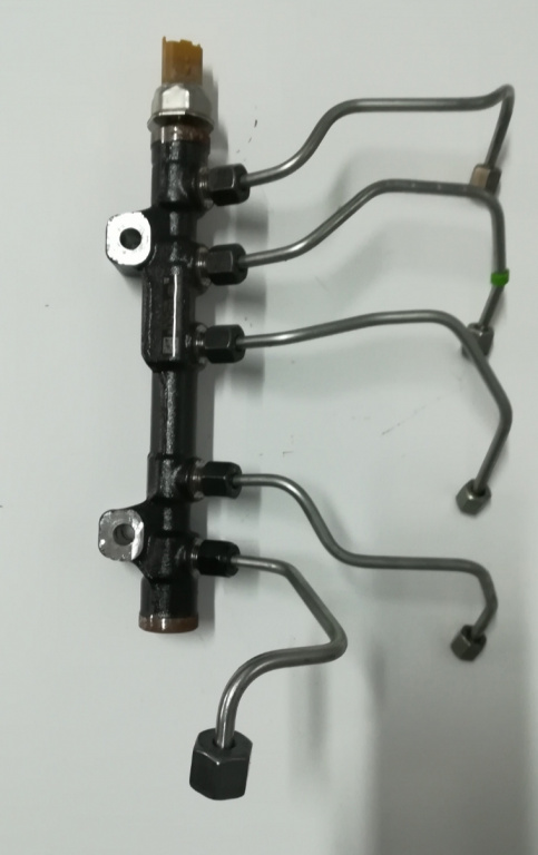 RAMPA PRESIUNE PEUGEOT 307 1.6 HDI COD 9