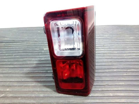 Reflector bara spate Renault Trafic dupa 2014 COD 265548758R 255591452R , 265598248R , 4422486