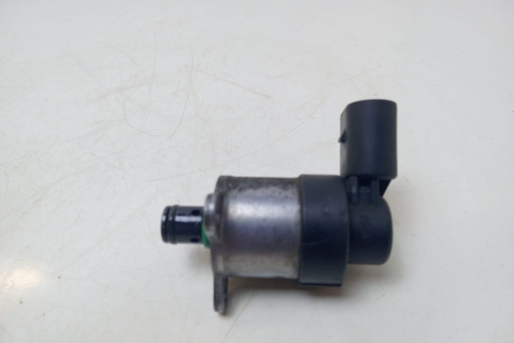 Regulator presiune 2.0 d 0928400560 BMW Seria 3 E9