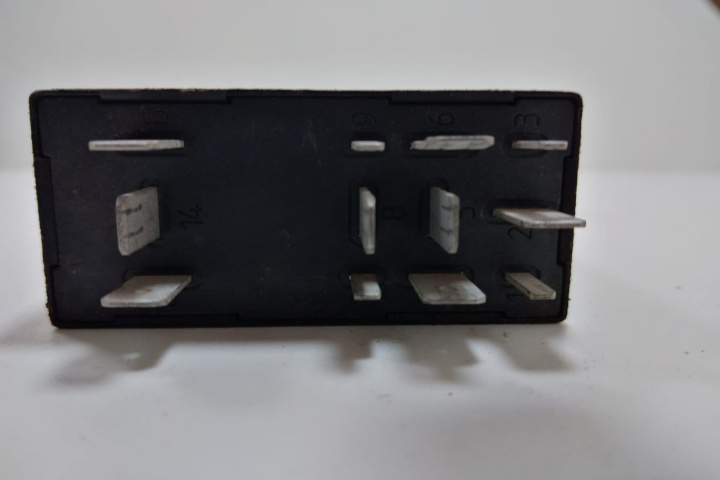 Releu 397 bujii 8D0907701A Audi A4 B6 [2