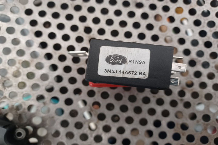 Releu 3M5J14A672BA Ford Kuga [2008 - 2013] Crossover 2.0 TDCi MT (140 hp)
