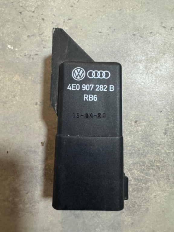 Releu Bujii Cod 4E0907282B/0281003033 pentru VW Phaeton 3.0 TDI An 2007
