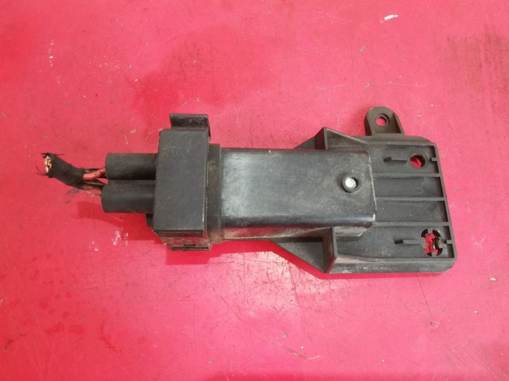 Releu electroventilator motor Skoda Rapid 1.6 Tdi 5J0919506