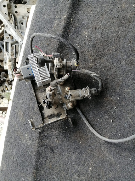 Releu modul ventilator clima ac Opel Zafira A 2.0 diesel