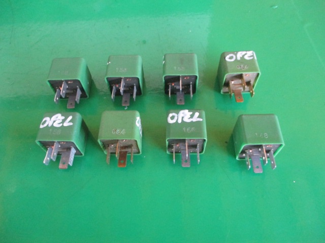 RELEU / MODUL ( VERDE ) OPEL COD 03447012