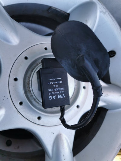 Releu pompa combustibil VW Golf 6 1.4 TSI-COD: 1K0