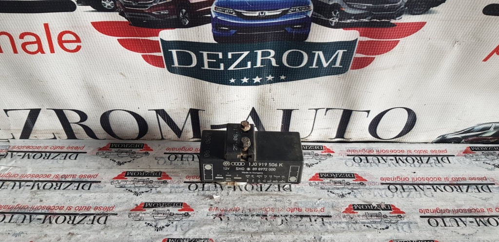 Releu ventilatoare VW Golf 4 cod piesa : 1J0919506K