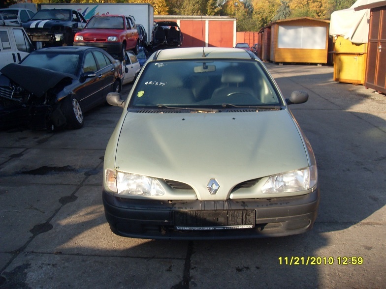 Renault Megane din 1996-1998, 1.6 b