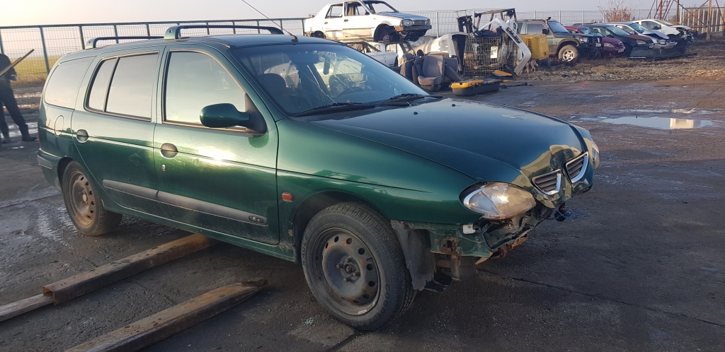 Renault Megane I Break din 1999, motor 1