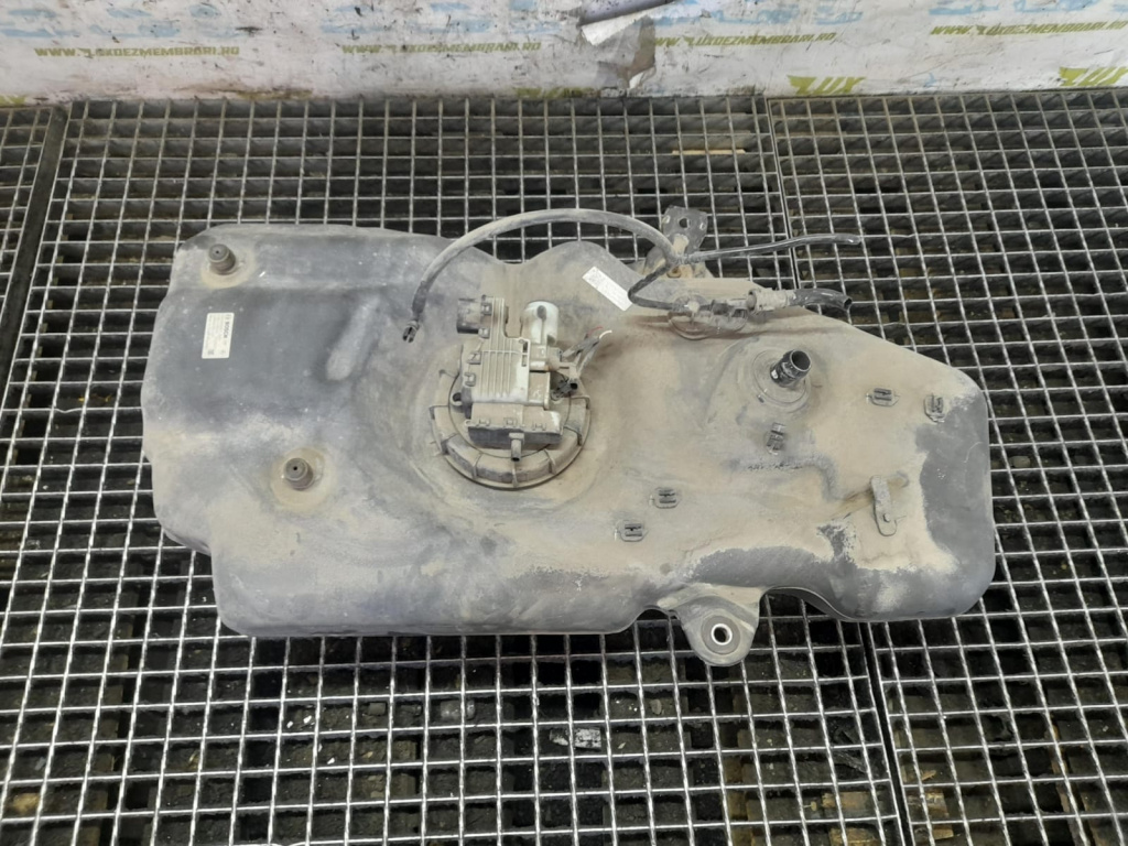 Rezervor adblue A1664706001 2.2 cdi om65