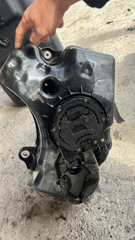 Rezervor adblue BMW X3 G01 7405816 7418879