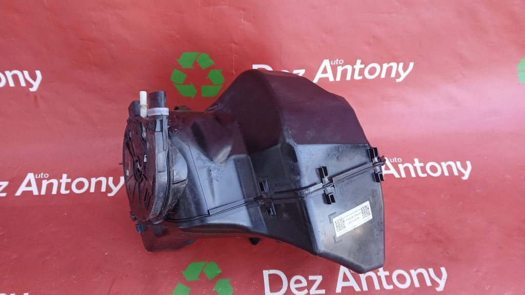 Rezervor AdBlue cu pompa Vw Caddy 4 2016 2017 2018 2019 2020 cod 2K5131877C 5Q0131969E