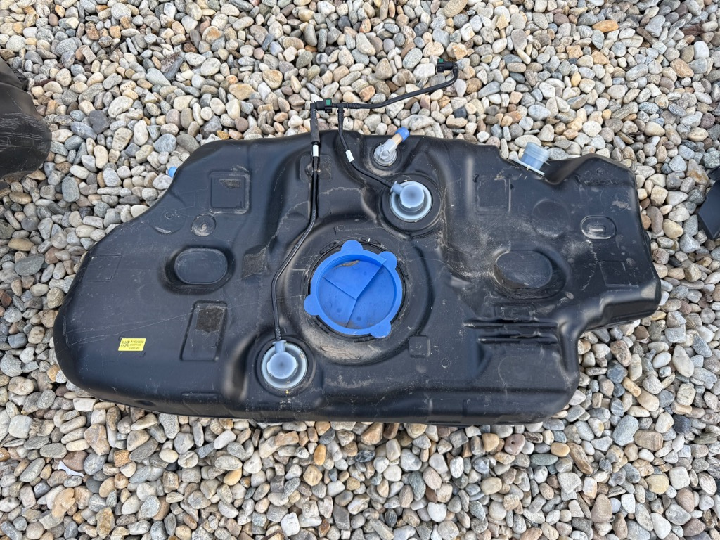 Rezervor benzină/combustibil Hyundai Elantra CN7 2021/2024 31161AA000