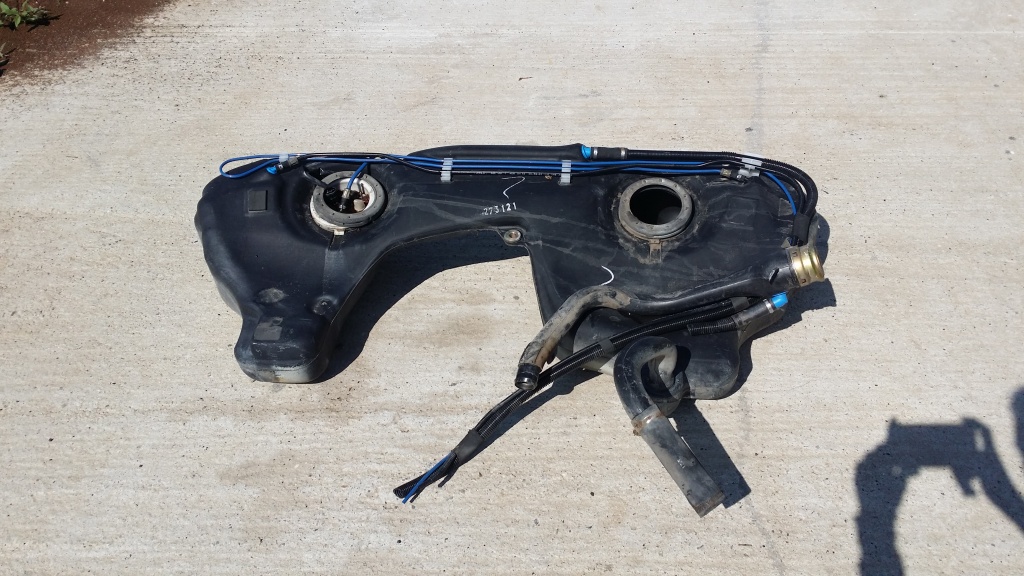 Rezervor benzina sau motorina BMW E46 an 1998 - 2005 stare FOARTE BUNA
