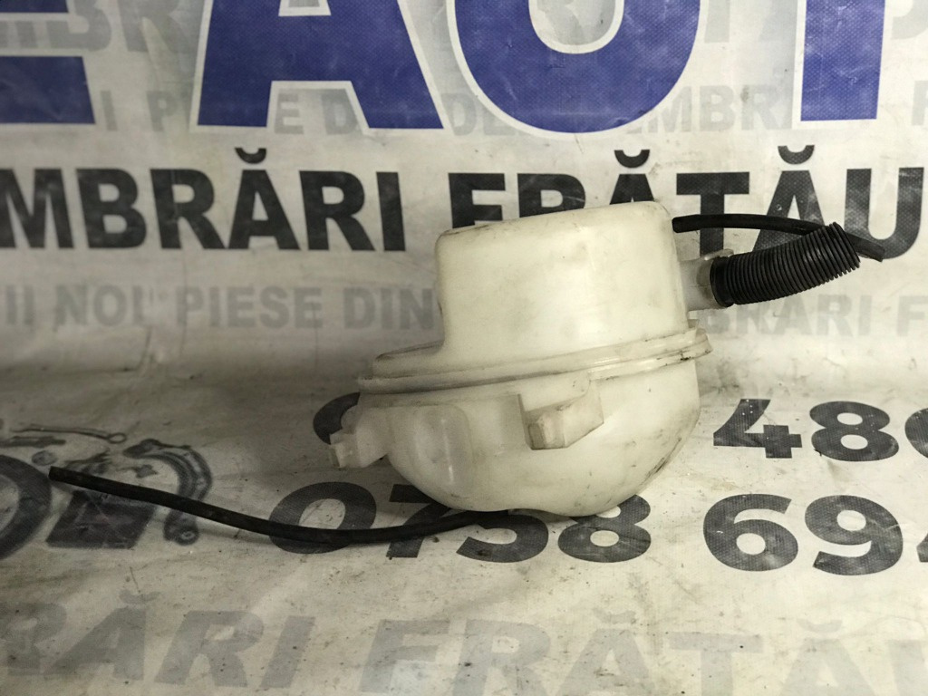 Rezervor lichid parbriz cu pompa BMW setia 5 E60 2004-2007 Cod pompa: 23557610 Cod rezervor: 23557605