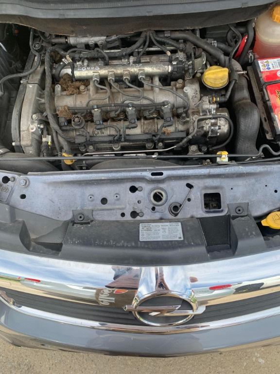 Rezervor Opel Zafira B 2006 MONOVOLUM 1.