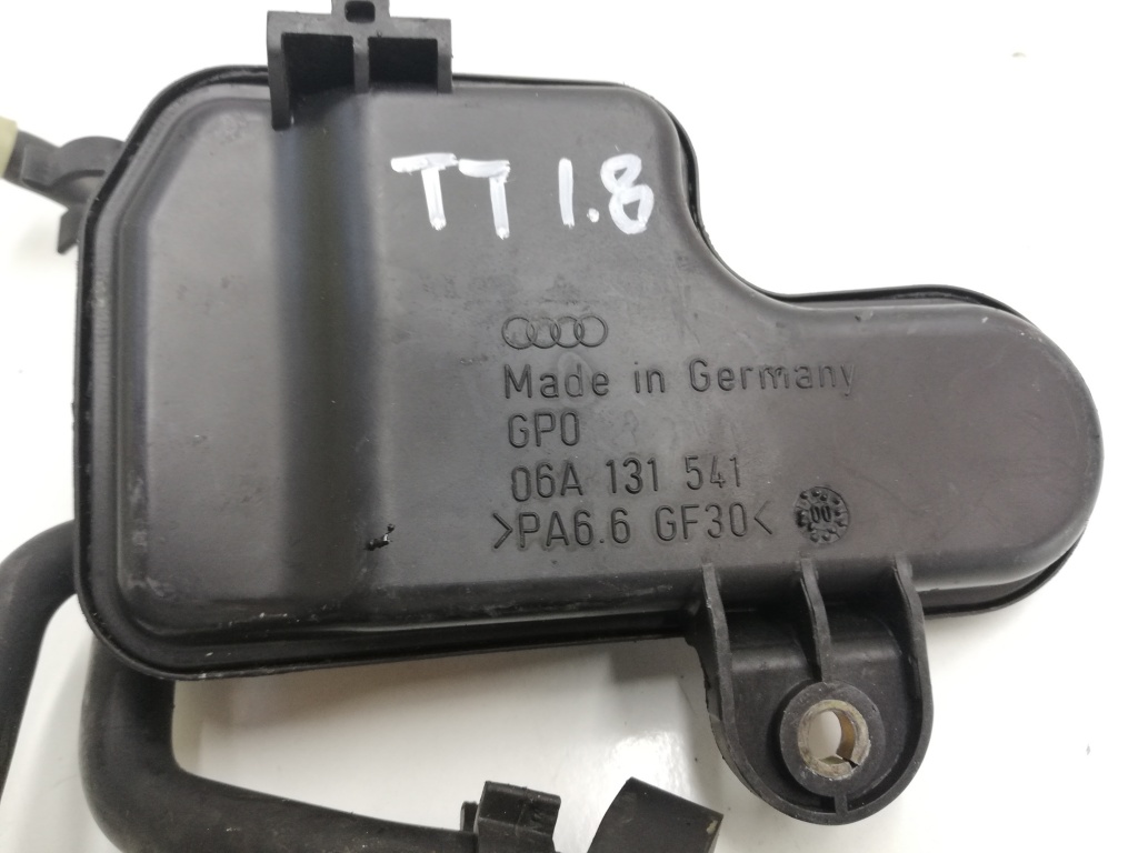 REZERVOR VACUUM AUDI TT 1.8T COD 06A131541