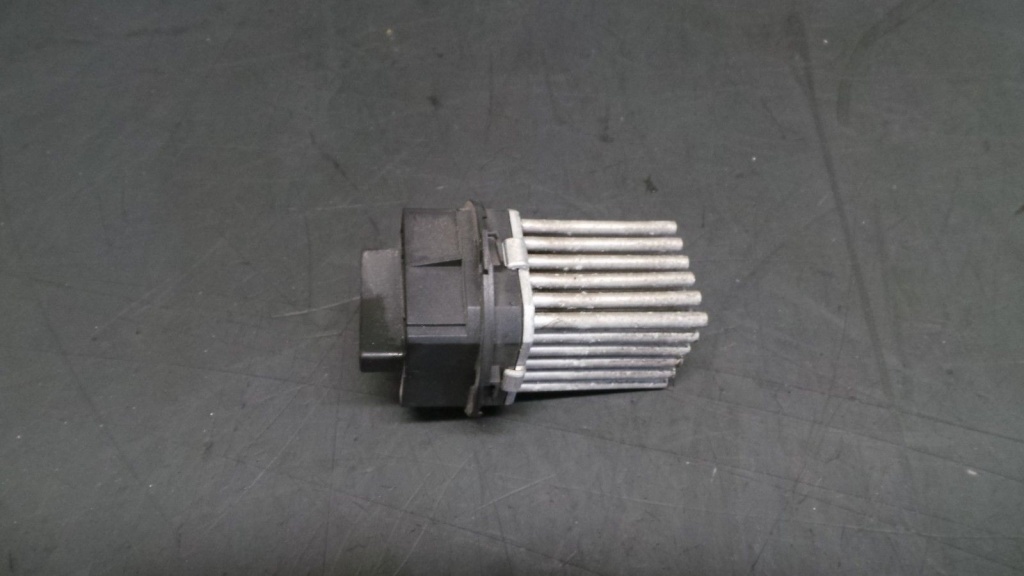 REZISTENTA DE TREPTE MERCEDES W212 BEHR F8045 5HL008941-30