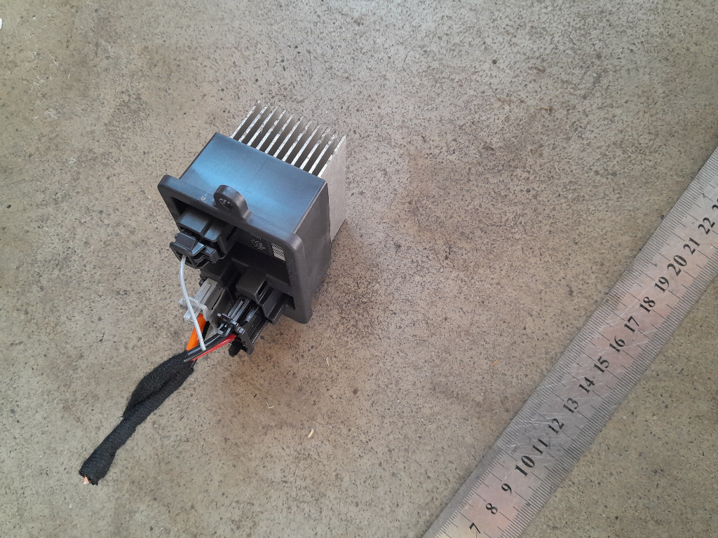 Rezistenta trepte aeroterma ventilator A43002900 Peugeot 3008 II 5008 II 2017 2018 2019 2020 2021 2022...