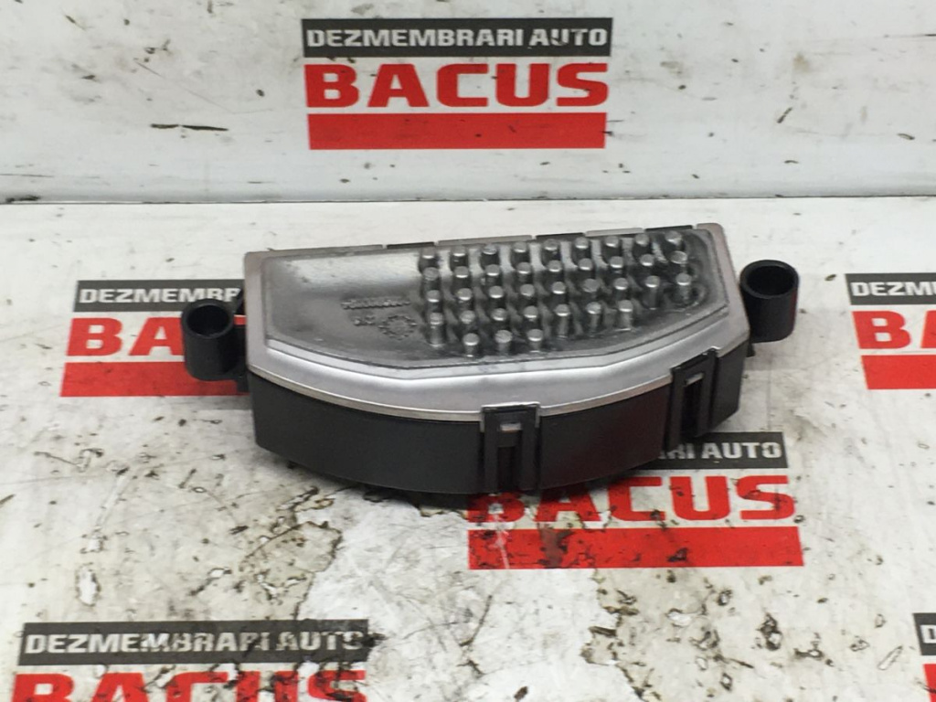 Rezistenta trepte VW Golf 7 cod: 5q0907521e