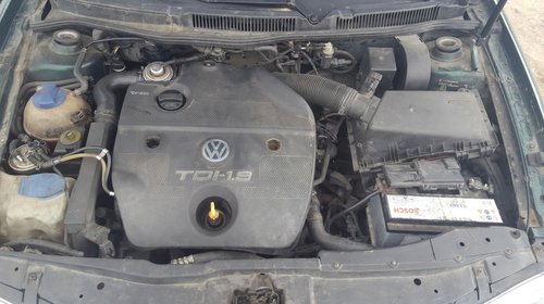 Rezistente trepte Volkswagen Golf 4 2000