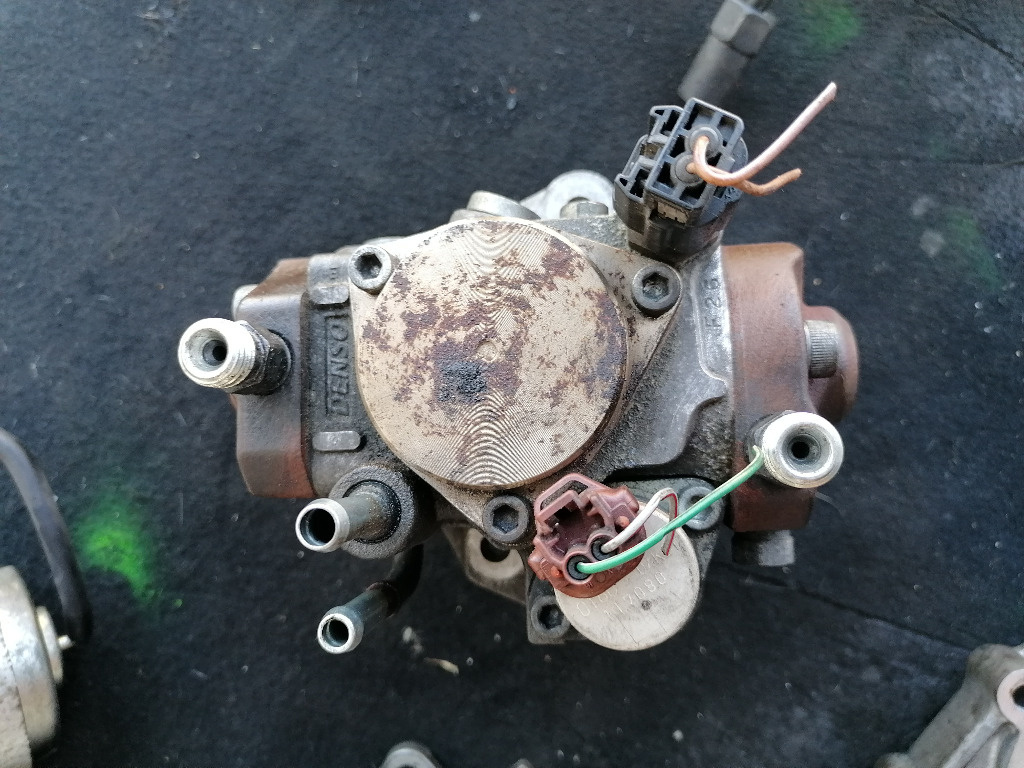 RFJ100 POMPA INALTE INJECTIE MAZDA 6 3 2.0 143CAI RFJ100 294000-0422 RF7J 13 800B 0 160 04K2
