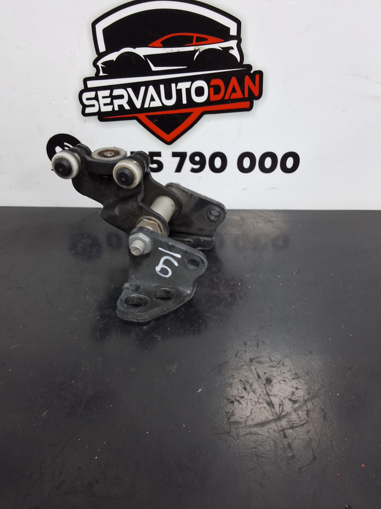 Rola usa culisanta Mercedes-Benz Sprinte