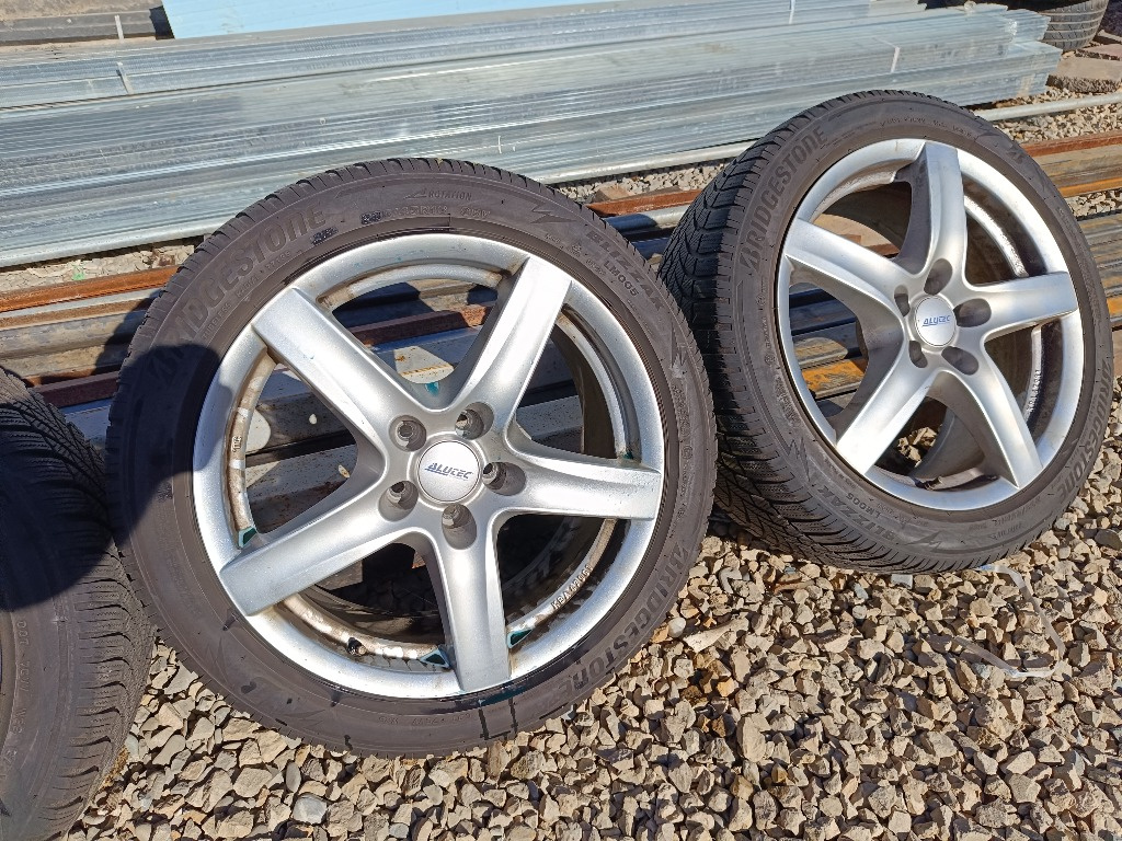 Roti iarna Volvo XC60 235 45 18 Bridgest