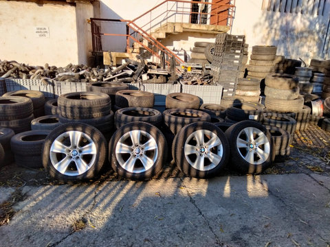 Roti, jante originale BMW style 327 17'' si anvelope Michelin iarna 225 / 55 R17 BMW seria 1 3 5 6 Z4 X3 X4