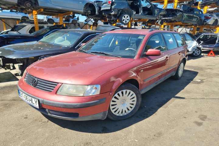 Rulment cu butuc roata spate Volkswagen Passat B5 1999 avant 1.6 benzina AHL