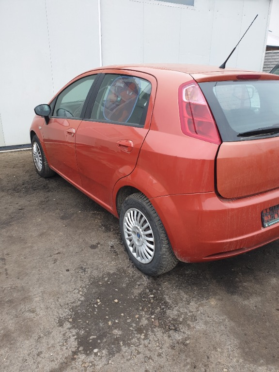 Rulou polita portbagaj Fiat Grande Punto