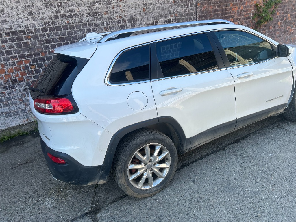 Rulou polita portbagaj Jeep Cherokee 201