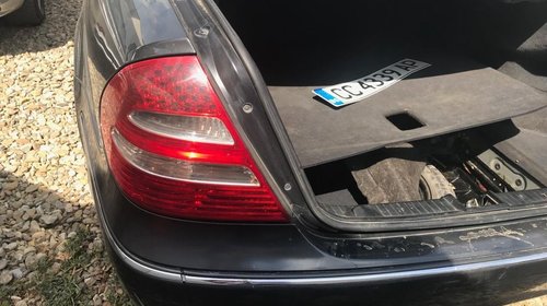 Rulou polita portbagaj Mercedes E-Class 