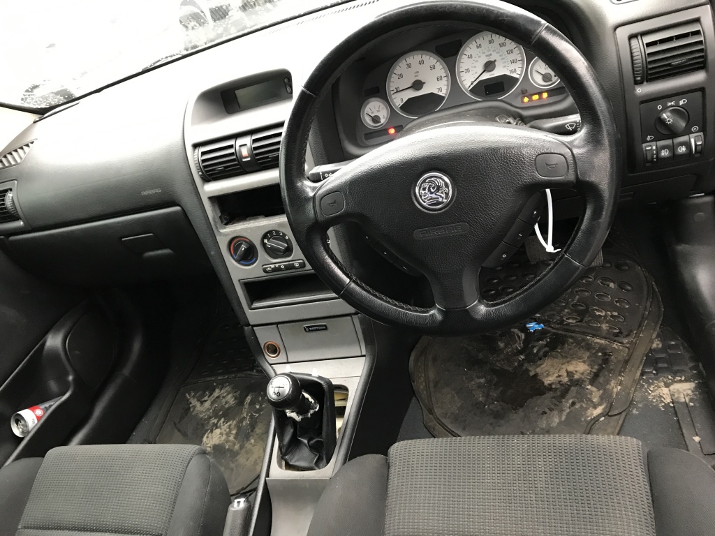 Rulou polita portbagaj Opel Astra G 2004