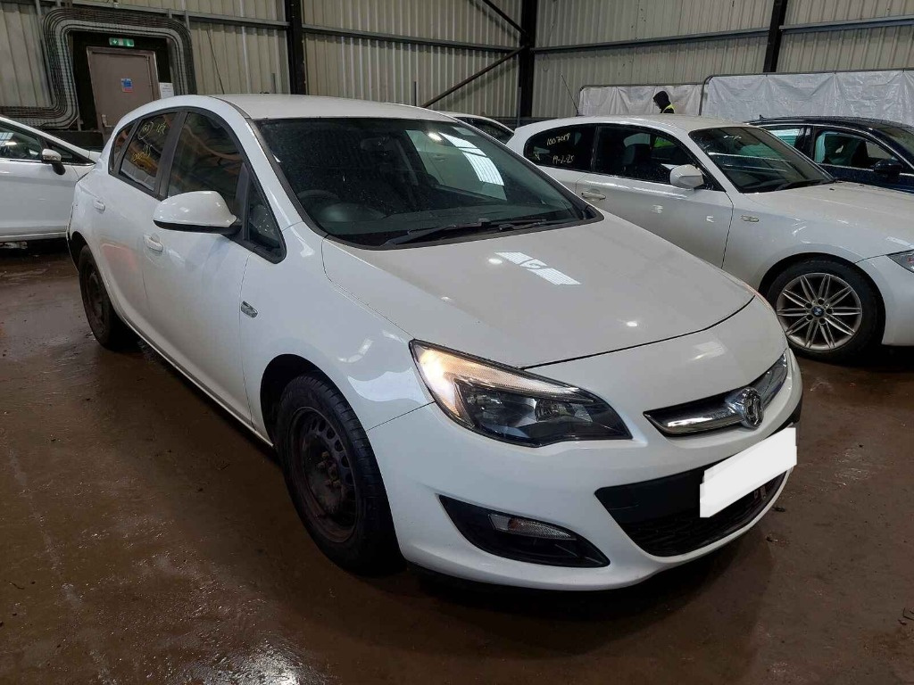 Rulou polita portbagaj Opel Astra J 2014