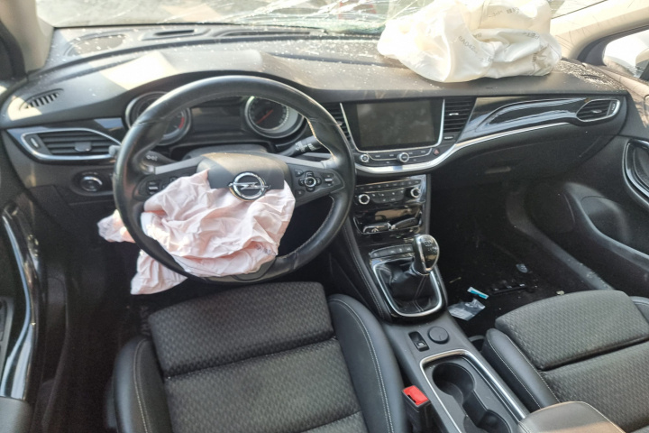 Rulou polita portbagaj Opel Astra K 2017
