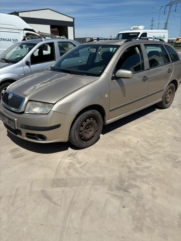Rulou polita portbagaj Skoda Fabia 2006 