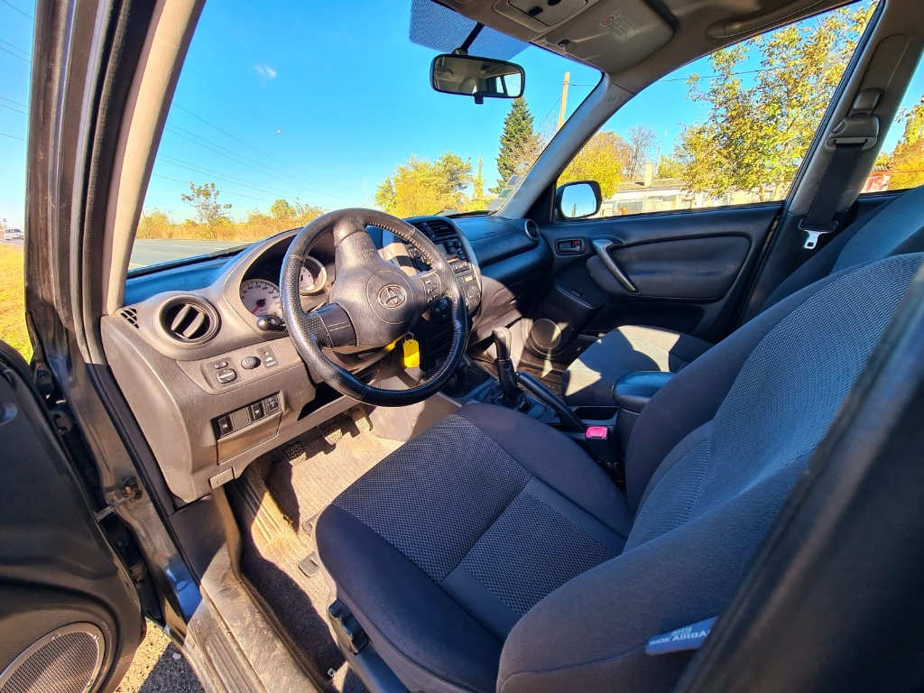 Rulou polita portbagaj Toyota RAV 4 2004