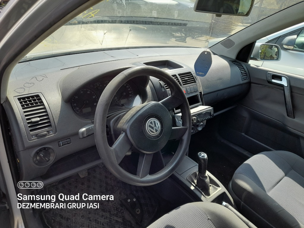 Rulou polita portbagaj Volkswagen Polo 9