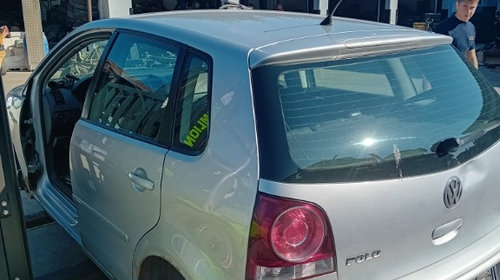 Rulou polita portbagaj Volkswagen Polo 9