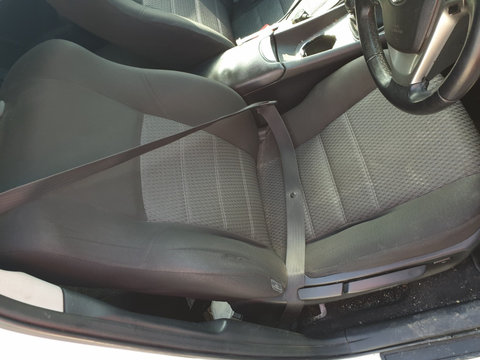 Scaun Textil Fara Incalzire Dreapta Fata Pasager Toyota Avensis 3 Facelift T27 2009 - 2018
