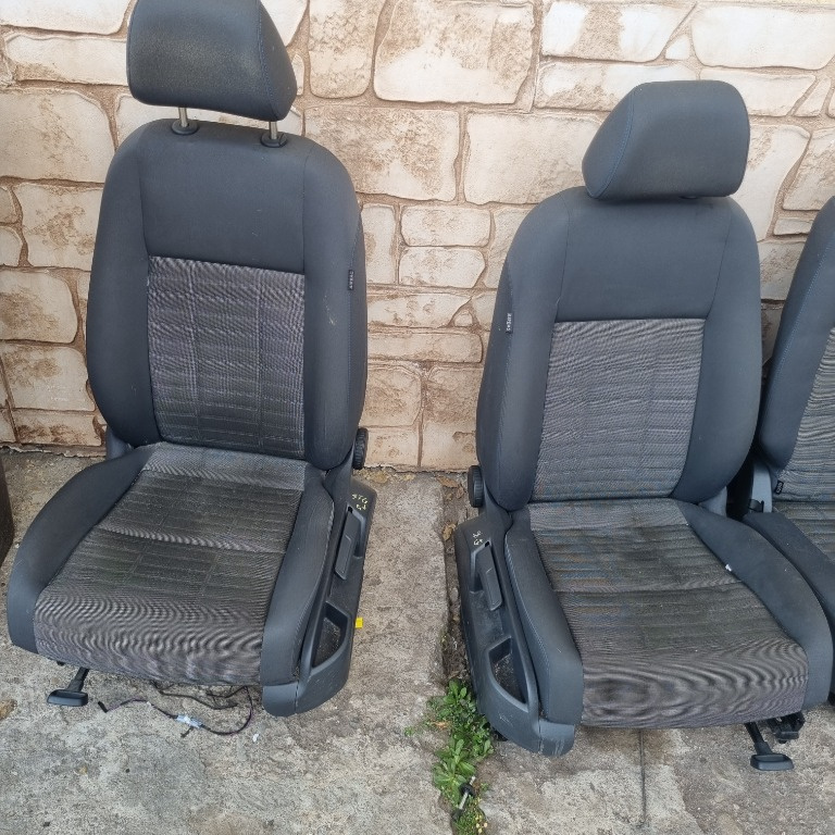 Scaune auto fata stanga , dreapta+banchet VW GOLF 5 PLUS,an fabricație:2007,material textil