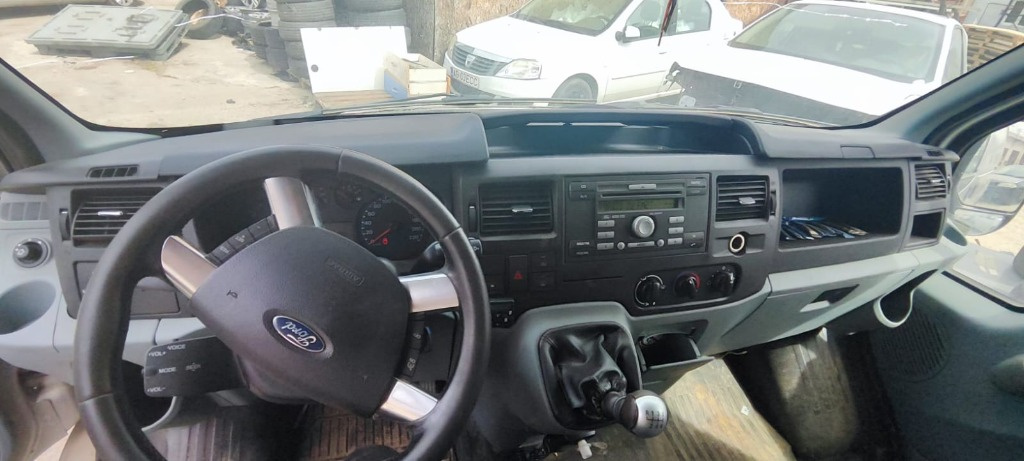 Schimbator viteze Ford Transit 2.2 TDCI 115 cp euro 5 ,tractiune fata , an de fabricatie 2012