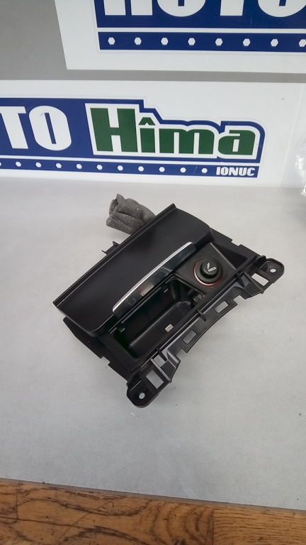 Scrumiera bord 8K0857951 Audi A5 8T 2007-2016