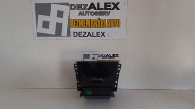 Scrumiera cu priza AUX USB cutie bord Opel Mokka X