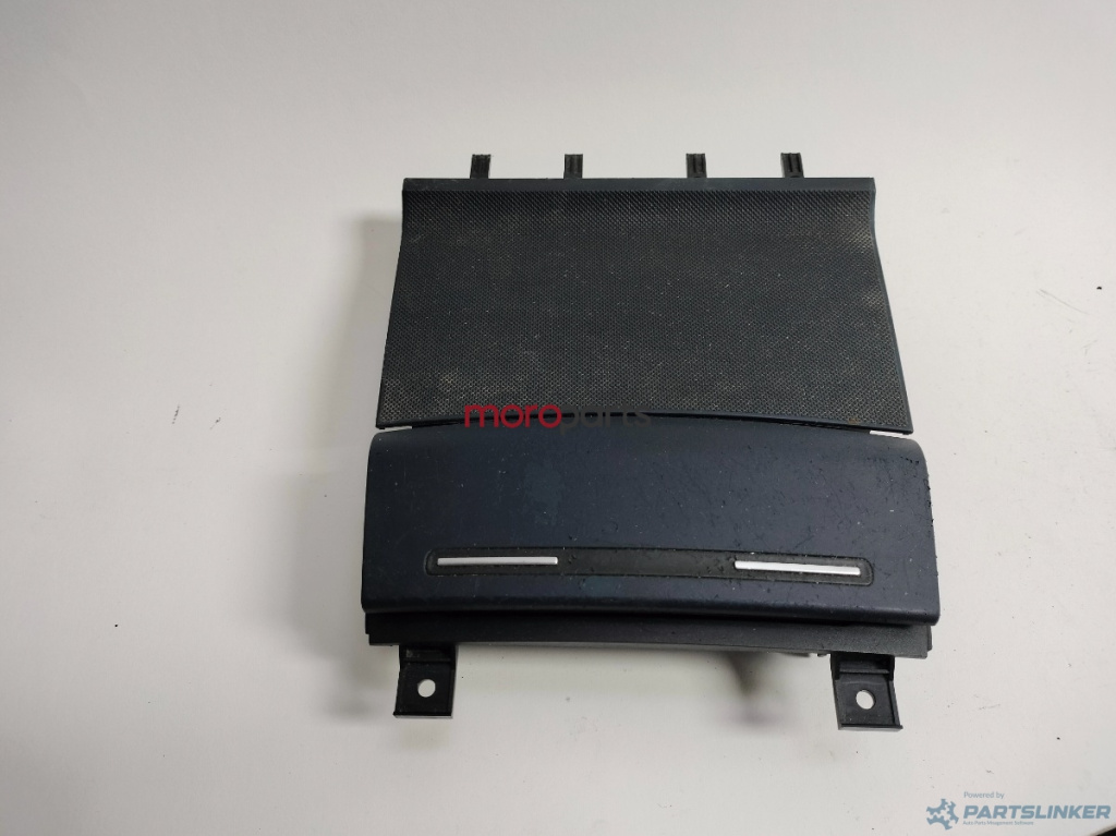 Scrumiera fata AUDI A3 II (8P1) [ 2003 - 2013 ] 1.6 (BGU, BSE, BSF) 75KW|102HP VAG OEM 8P0857951 / 8P0864147